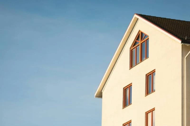 Florida Building Woes: Understanding the Challenges of Leaks, Decay, and Cracking Stucco