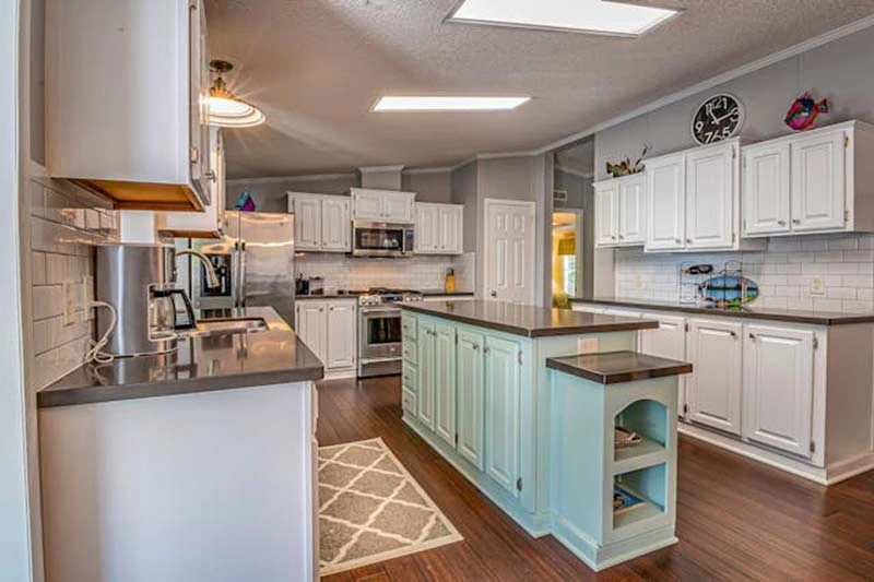 How to Incorporate Retro Design Elements into a Modern Kitchen Renovation