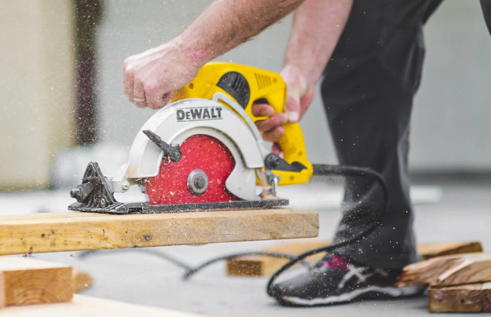 7 TIPS FOR CHOOSING THE BEST CONSTRUCTION CONTRACTOR