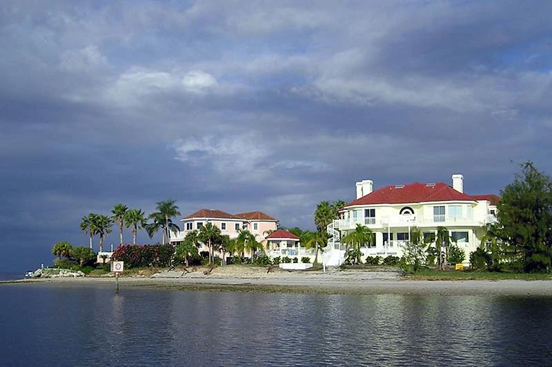 5 Things to Pay Attention To When Building a Coastal Home